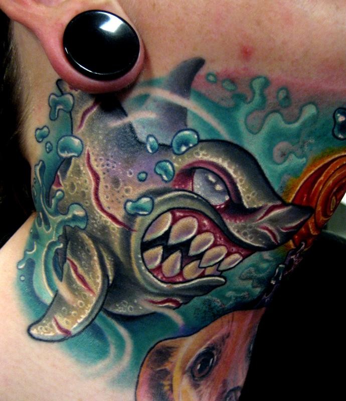 颈部彩绘邪恶鲨鱼纹身图案