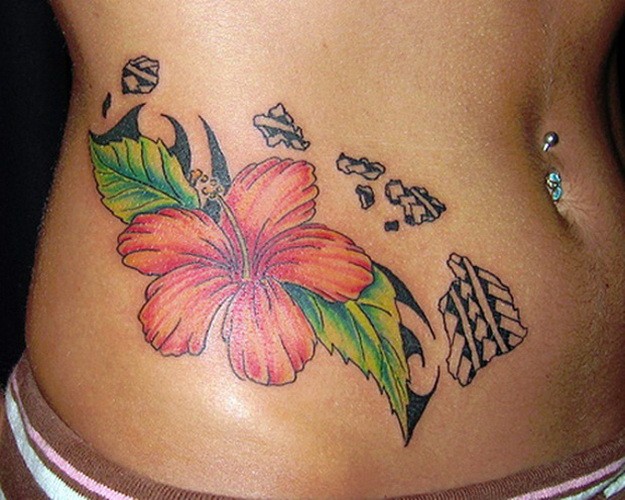 腹部可爱的彩色夏威夷花朵纹身图案