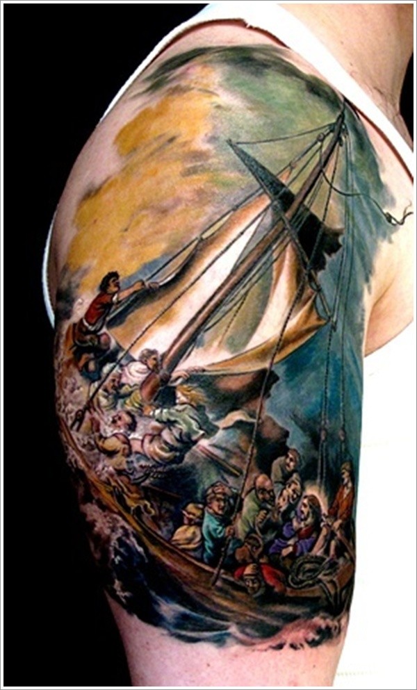 大臂彩色沉船与人像纹身图案