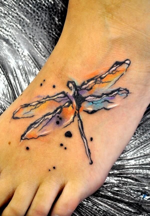 脚背水彩蜻蜓纹身图案