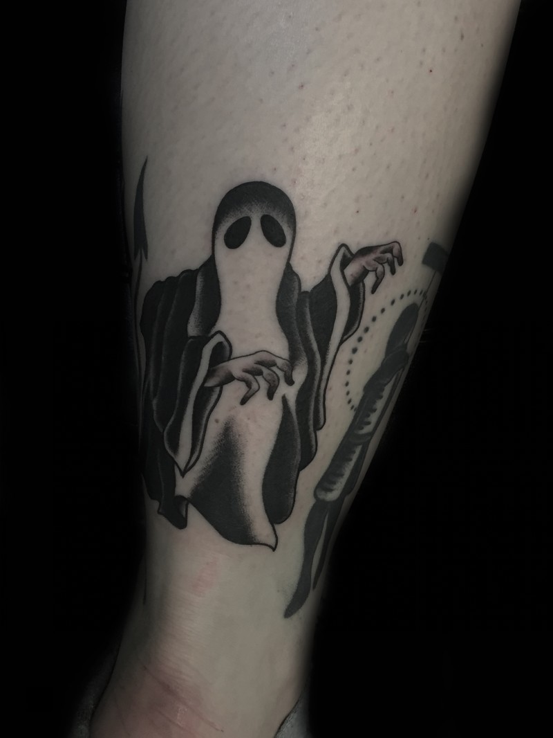 小腿酷炫的幽灵鬼纹身图案