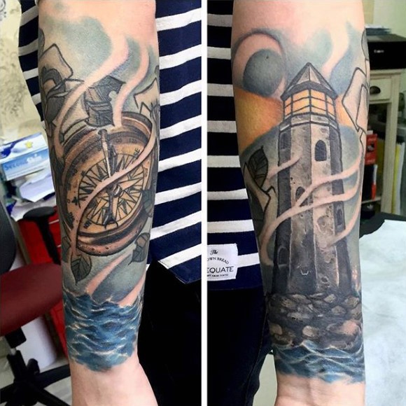 手臂彩色灯塔和指南针纹身图案
