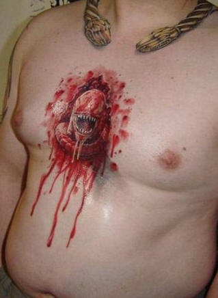 胸部彩色血腥的怪物纹身图案