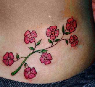 女性腰部彩色樱花花朵纹身图片
