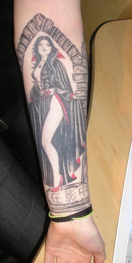 手臂老卡通色诱人的吸血鬼女人纹身图片