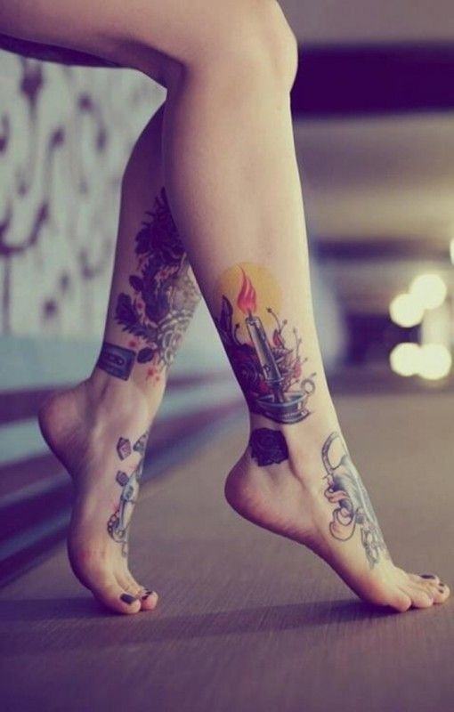 女性脚部彩色新传统纹身图案