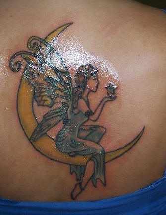 精灵与月亮新月纹身图案