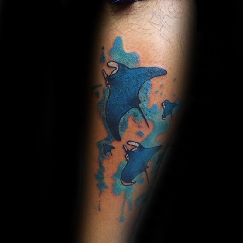 手臂自制彩色游泳怪兽纹身图案