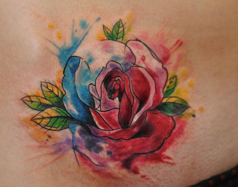 腰部水彩色玫瑰花纹身图案