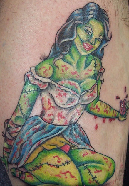腿部彩色血腥僵尸女孩纹身图案