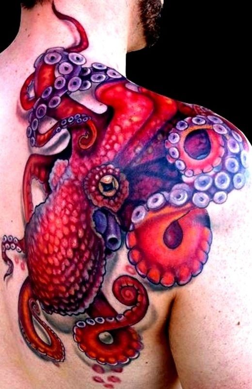 男士肩部非常酷的大章鱼纹身图案