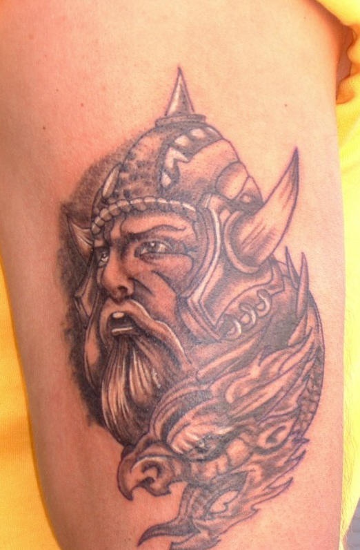 龙头与维京战士头像纹身图案
