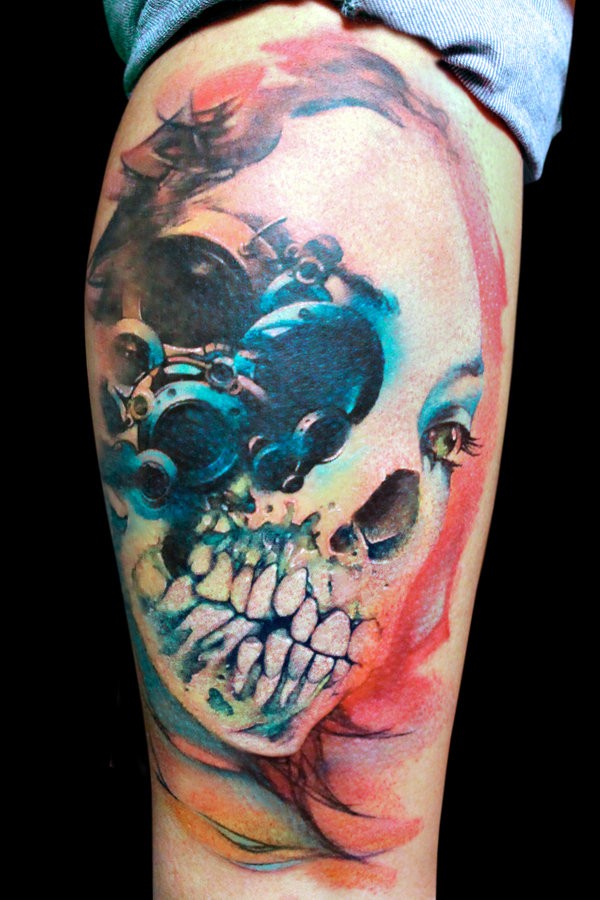 腿部彩色女人骷髅头纹身图案