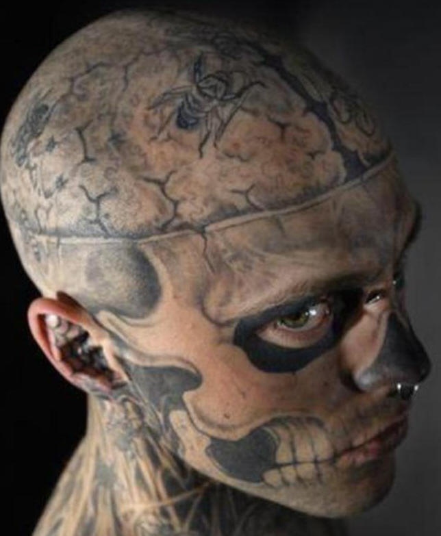 僵尸男孩头和脸纹身图案