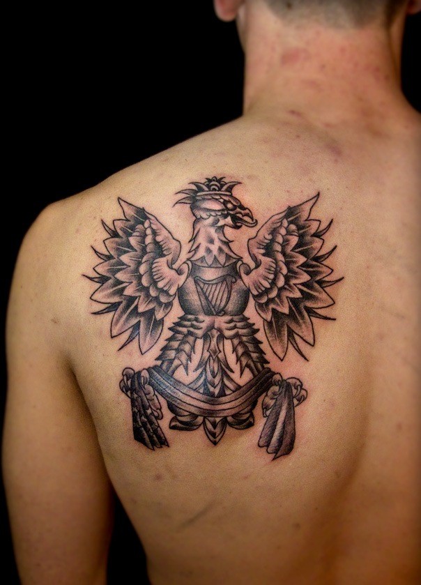 背部酷格里芬神兽纹身图案