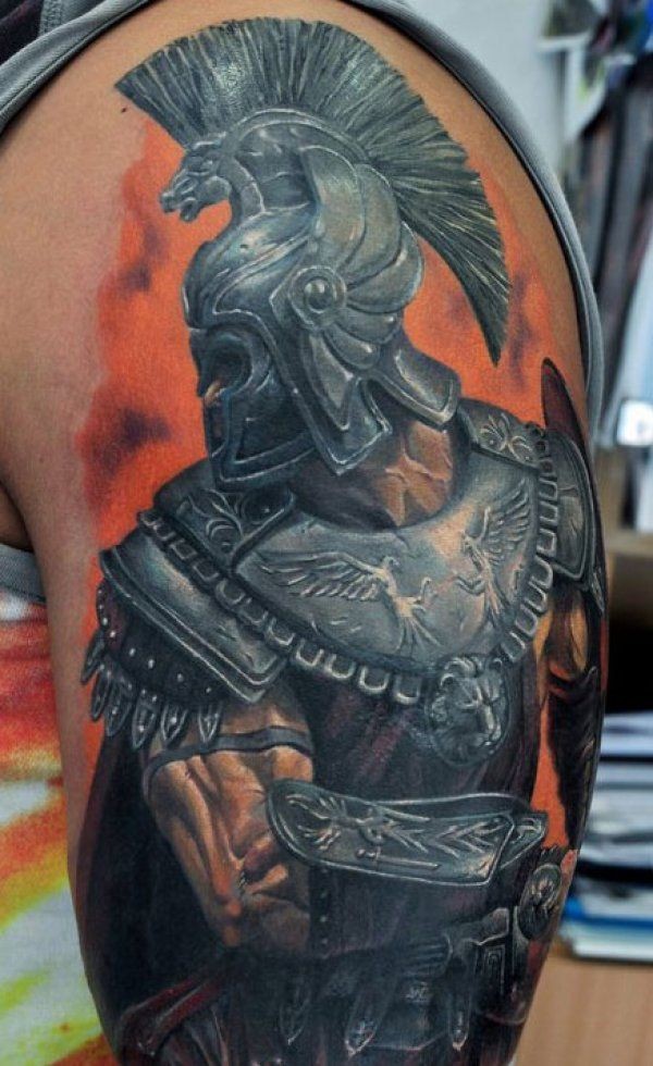 肩部彩色超现实的角斗士纹身图案