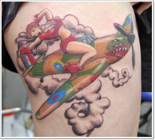 腿部彩色女飞行员骑飞机纹身图案