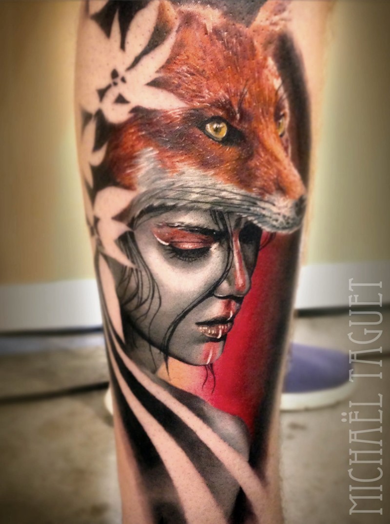 腿部彩色逼真的部落妇女与狐狸面具纹身