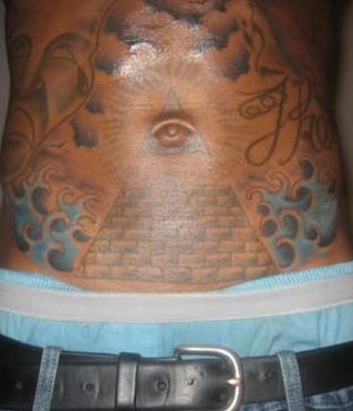 腹部金字塔眼睛纹身图案