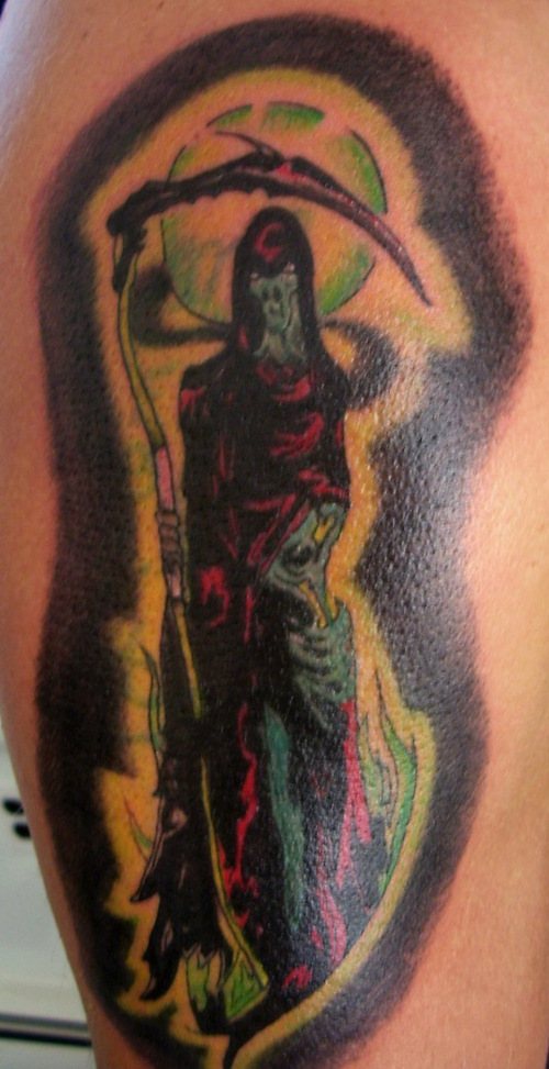 死神和绿色的月亮彩色纹身图案