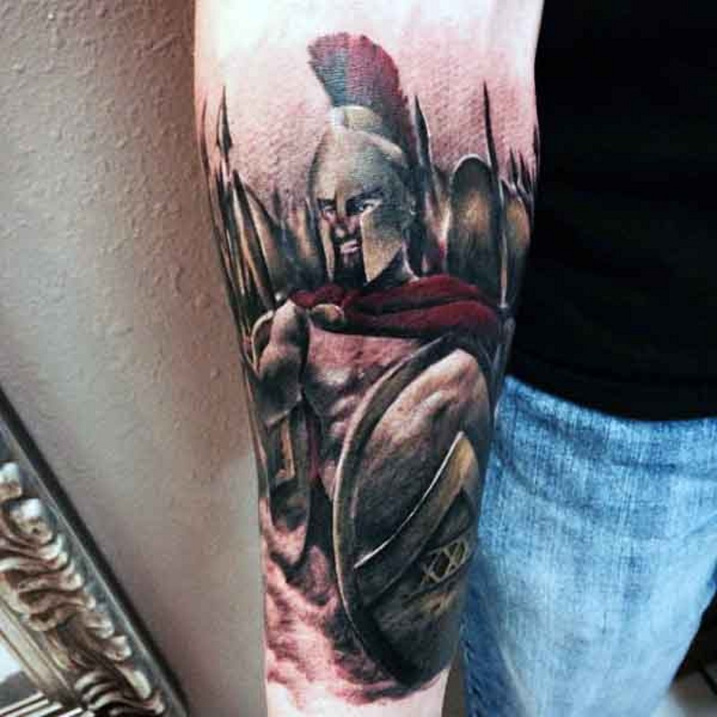 手臂彩色逼真的斯巴达军队纹身图案