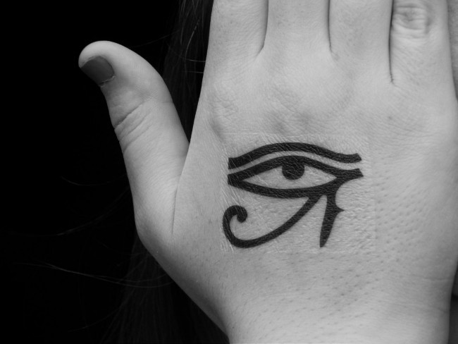 手背原古埃及象征荷鲁之眼纹身图案