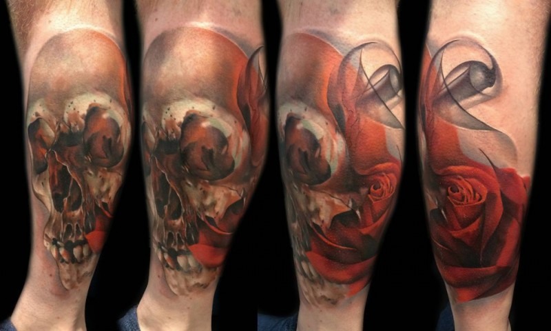 小腿彩色的骷髅与玫瑰纹身图案