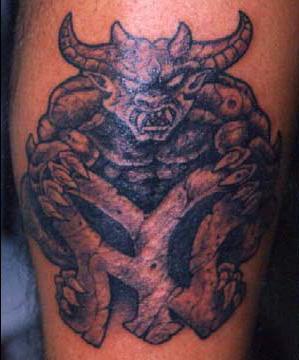 长犄角的魔鬼纹身图案