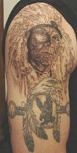 大臂羽毛冠印第安酋长纹身图案