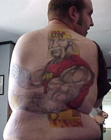 背部彩色Hulk Hogan胖人物纹身图案