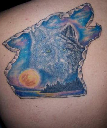 冰冷的狼头风景纹身图案