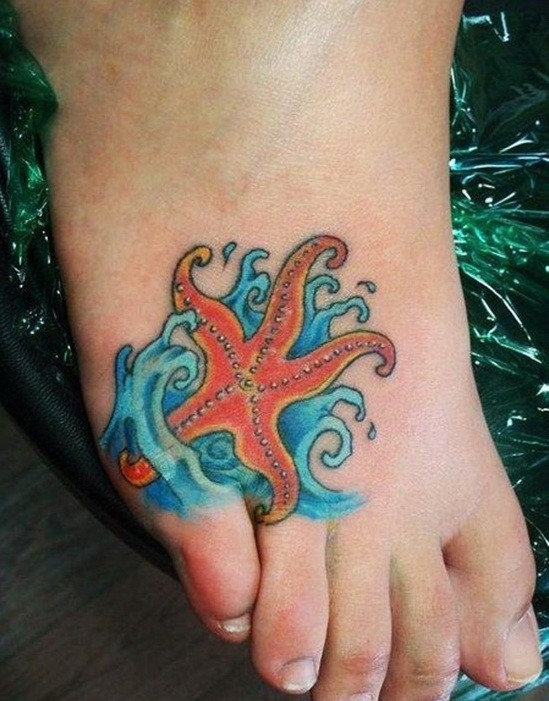 脚背彩色卷曲的橙色海星纹身图案
