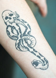 音乐符号死亡蛇纹身图案