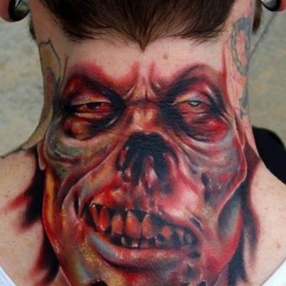 颈部彩色恐怖风格怪物脸纹身图案