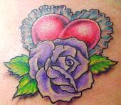 腰部彩色紫玫瑰纹身图片