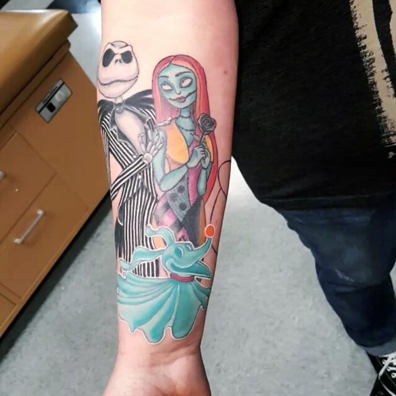 手臂梦幻般的彩色怪物夫妇纹身图案