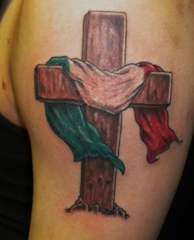彩色木十字架与国旗意大利纹身图案