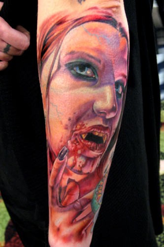 彩色恐怖少女吸血鬼纹身图案