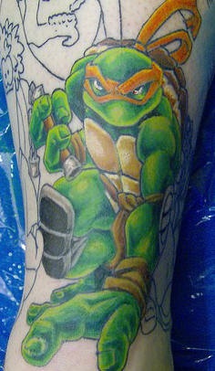 腿部彩色变种忍者神龟纹身图案