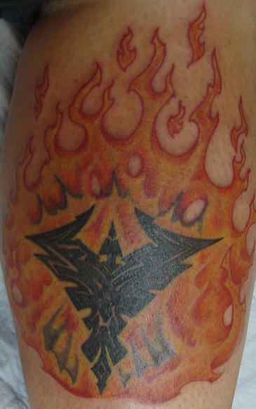 凤凰图腾与火焰纹身图案