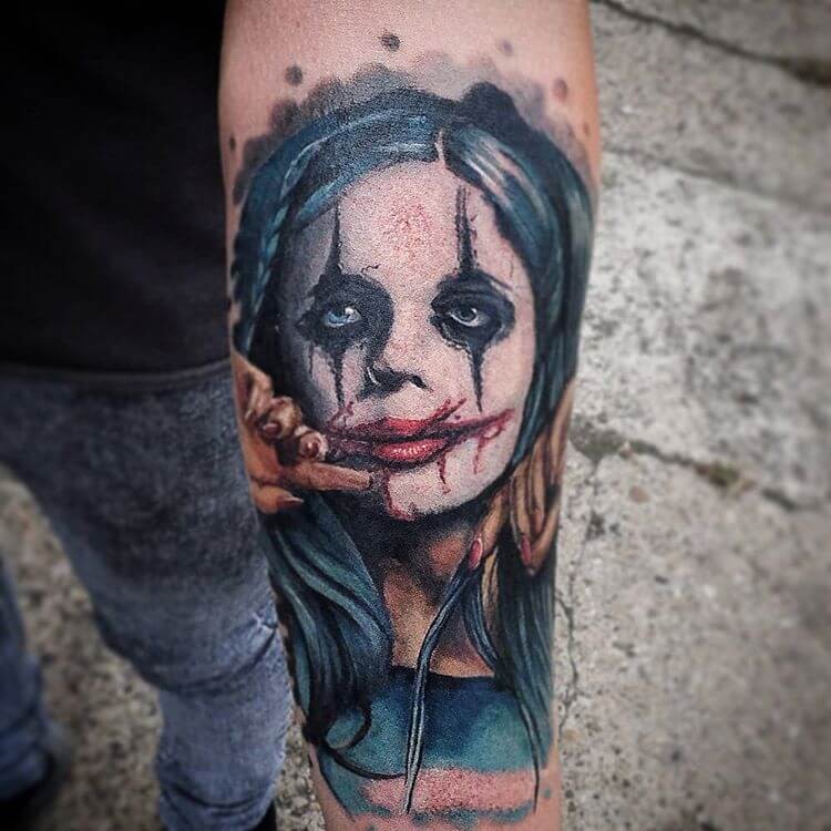 手臂邪恶的女人小丑彩色肖像纹身图案