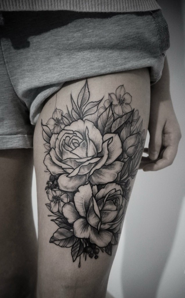 大腿黑灰线条玫瑰纹身图案