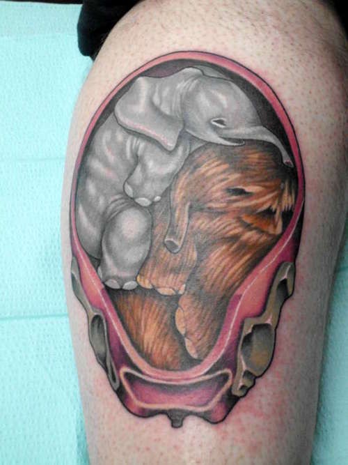可爱的未出生的彩色猛犸象和大象纹身图案