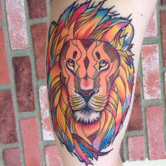 腿部彩色卡通狮子头纹身图案