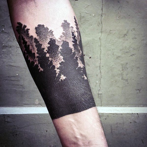 手臂黑色黑暗森林风格纹身图案