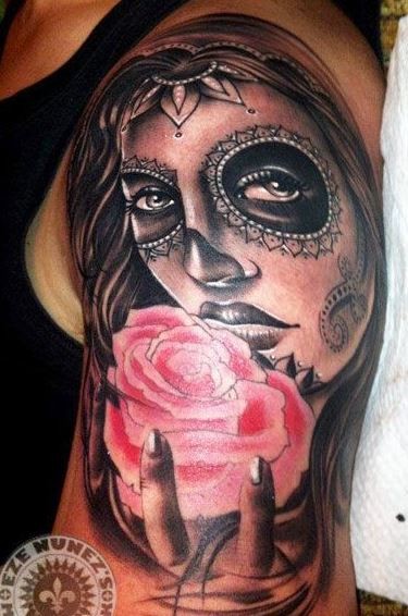 肩部彩色可爱的玫瑰女孩纹身图案
