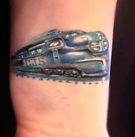 手腕未来的火车纹身图案
