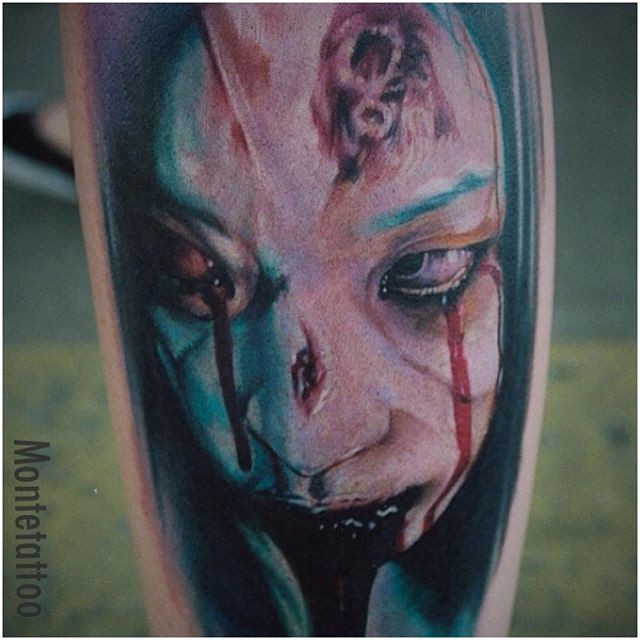 可怕的彩色血腥僵尸女人纹身图案