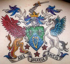 标志与飞马皇冠纹身图案