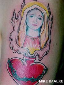 腿部彩色神圣的心和玛丽纹身